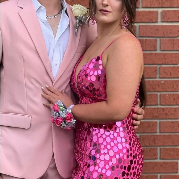 Stunning Sherri Hill dress in magenta! Glass beading - Picture 4 of 9